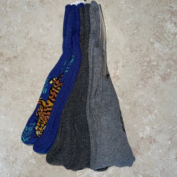 ADULT ED HARDY 5 PAIR BLACK BLUE & GREY CREW SOCKS NEW - Picture 3 of 5